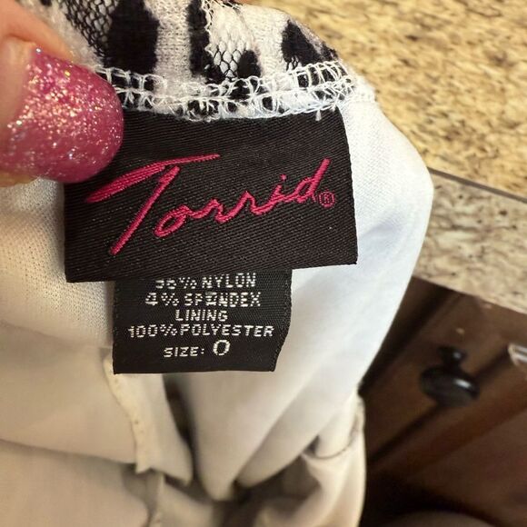 Torrid Animal Print Blouse Large Size 0 - Picture 4 of 9